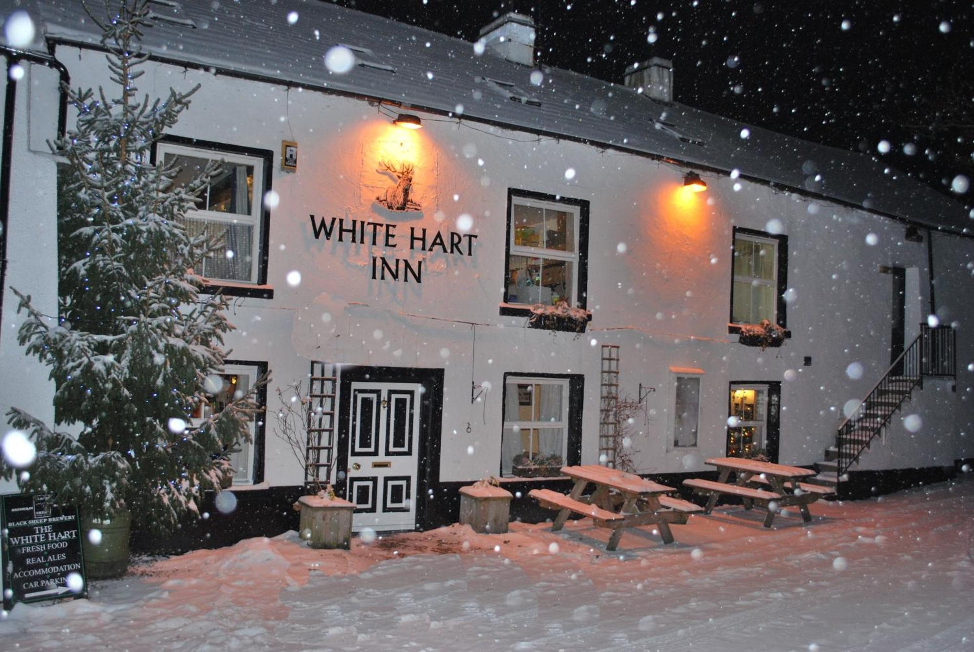 White Hart Inn Bouth Exteriör bild